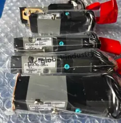 1PC NEW IN BOX PARKER KURODA PCS245-NB-D24 SOLENOID VALVE PCS245-NB-D24**