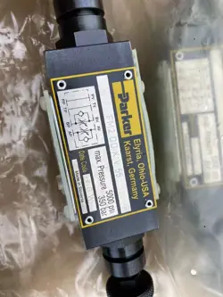  NEW IN BOX PARKER FM2DDKV55 ONE-WAY THROTTLE VALVE