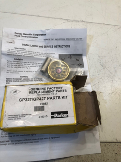 GUENINE PARKER 76852 / 76852 (BRAND NEW) PARTS KIT (I2)