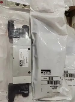 1PC NEW PARKER PA12705-0233 PNEUMATIC VALVE VIA FEDEX OR DHL