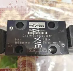 1PCS PARKER  D1VW004CVJW91 BRAND NEW REVERSING VALVES SHIPPING VIA FEDEX OR DHL
