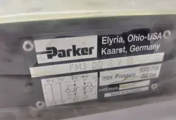 NEW IN BOX PARKER FM3DDSV51 SOLENOID VALVE