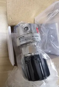 1PCS NEW  PARKER PR4015S3PX4 1/4FNPT PRESSURE REDUCING VALVE 4000PSI / 150PSI