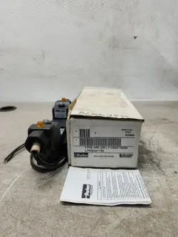 NEW IN BOX PARKER DOUBLE INLINE 3-POSITION PNEUMATIC VALVE L7952421153