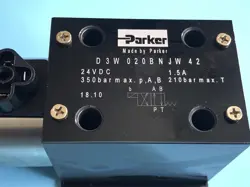 1PCS NEW PARKER SD3W020BNJW VALVE FAST SHIPPING 