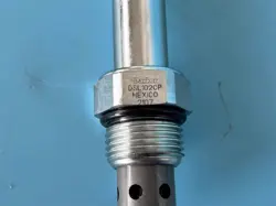 NEW PARKER DSL102CP 2-WAY DIRECTIONAL VALVE FAST SHIPPING 