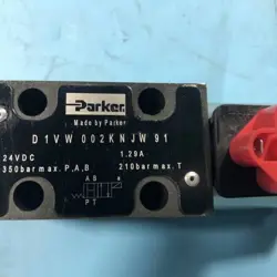  NEW PARKER SD1VW002KNJW ELECTROMAGNETIC DIRECTIONAL VALVE 