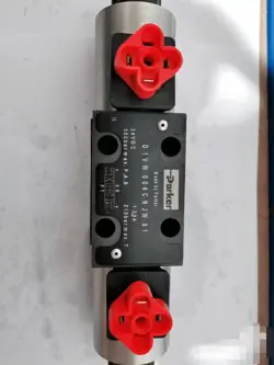  NEW PARKER SD1VW004CNJW ELECTROMAGNETIC DIRECTIONAL VALVE 