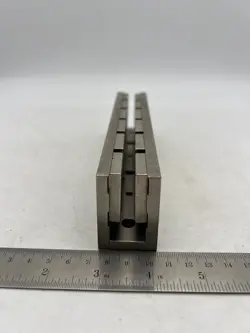 MAGNETIC RAIL