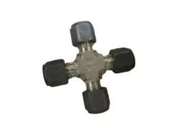 FITTING CROSS