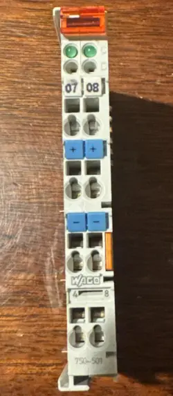 RAIL MOUNT