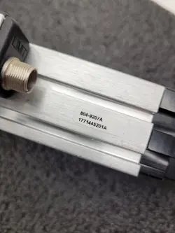 SCREW GUIDE BLOCK