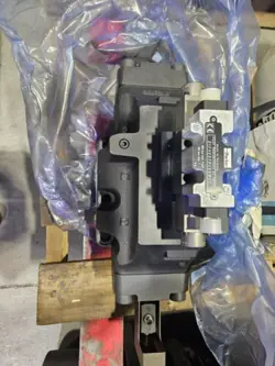D111FSE02L2NXW0  PARKER VALVE