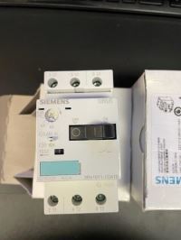 Image 5 of Siemens 3RV1011-1GA10 3-Pole Circuit Breaker, 4.5A-6.3A Range, 400/690V