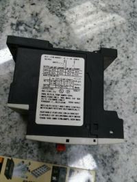 Image 6 of  Siemens overload relay   3ru1116-1hb0  3ru1916-3aa01 ( box#25)
