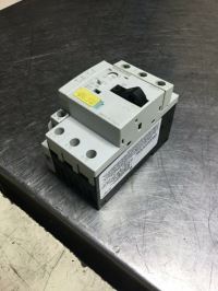 Image 1 of Siemens Sirius Circuit Breaker 3RV1011-1GA10, 4.5-6.3 A Range, 3RV1901-1B Aux