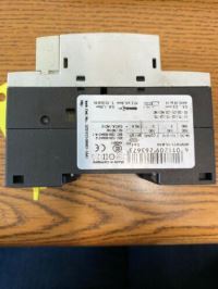 Image 2 of  SIEMENS  3RV1011-1GA10 CIRCUIT BREAKER