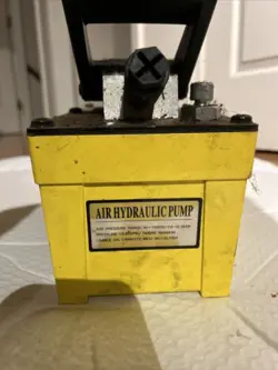 HYDRAULIC AIR FOOT PUMP 10 000 PSI FOR AUTO (PUMP ONLY)