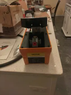 AIR POWERED HYDRAULIC