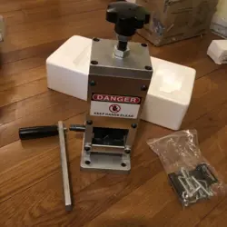 MANUAL WIRE STRIPPING MACHINE PORTABLE CABLE STRIPPER FOR COPPER RECYCLING