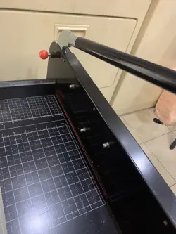 PAPER TRIMMER