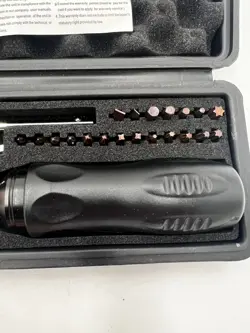 TORQUE SCREWDRIVER