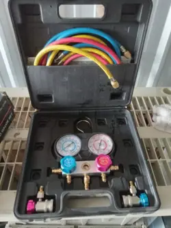 VEVOR WZ--J401 MANIFOLD GAUGE SET 4-WAY FOR R134A R22 R12 R502