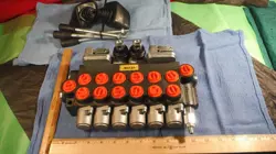 ES20 VEVOR HYDRAULIC DIRECTIONAL CONTROL VALVE 6 SPOOL VALVE TRACTOR LOADER TANK