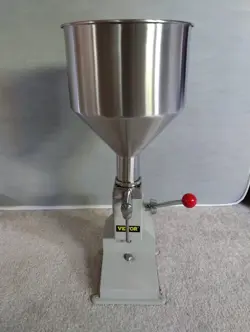VEVOR MANUAL LIQUID FILLING MACHINE 5-110ML