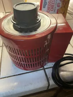 VOLTAGE REGULATOR 0-130V