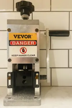 VEVOR MANUAL WIRE STRIPPING MACHINE PORTABLE CABLE STRIPPER