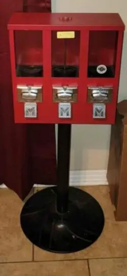 TRIPLE HEAD CANDY VENDING MACHINE LOCAL PICKUP ONLY CASH 200 EATCH