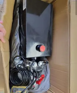 QUART DOUBLE-ACTING HYDRAULIC