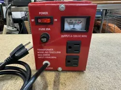 VEVOR TDGC–2KVA TRANSFORMER VARIABLE AC VOLTAGE REGULATOR 2000VA 110V 0-130V