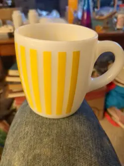 4 VINTAGE HAZEL ATLAS YELLOW CANDY STRIPE  GLASS COFFEE MUG 3.5” EXCELLENT!