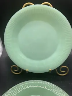 VINTAGE SET OF 4 FIRE KING JADEITE JANE RAY SALAD PLATES JADE-ITE 7 3/4