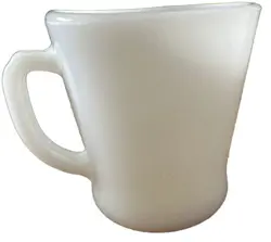 VINTAGE D HANDLE MILK GLASS FIRE KING ANCHOR HOCKING COFFEE CUP MUG MINT