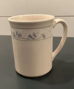 VINTAGE CORELLE CORNING WARE FIRST OF SPRING COFFEE TEA MUG CUP 4