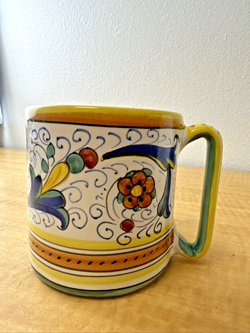 VINTAGE DERUTA ITALIAN POTTERY 1 COFFEE MUG/CUPS HAND PAINTED - FLOWERS