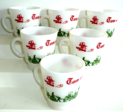 VINTAGE TOM & JERRY CHRISTMAS DRINK CUPS HAZEL ATLAS MILK GLASS HOLIDAY 6 MUGS