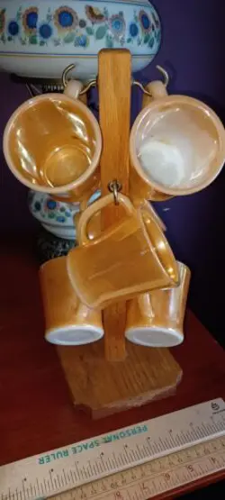 CUPS MUGS.W/WOOD STAND