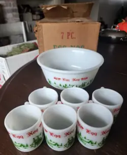 VINTAGE HAZEL ATLAS MILK GLASS CHRISTMAS EGG NOG PUNCH BOWL SET WITH 6 MUGS