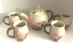 COFFEE MUGS TEAPOT
