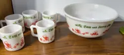 W/ CUPS MUGS