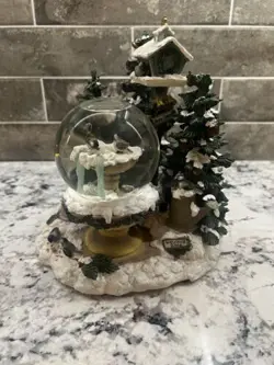 SNOW GLOBE