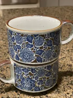 MUGS BROWN BLUE