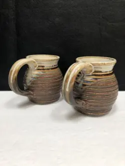 VINTAGE LOT 2 POTTERY STONEWARE COFFEE MUGS BEIGE BROWN BLUE