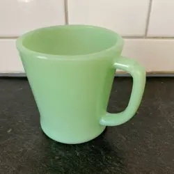 VINTAGE FIRE KING JADEITE JADITE COFFEE TEA MUG D HANDLE GREEN 3.5