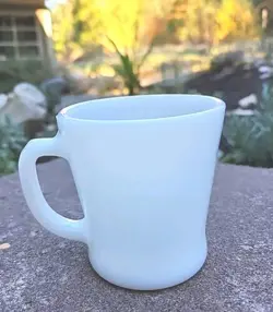 VINTAGE FIRE KING OVEN WARE MILK GLASS D HANDLE COFFEE MUG CUP ~