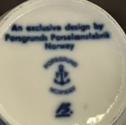 BLUE WHITE MUG